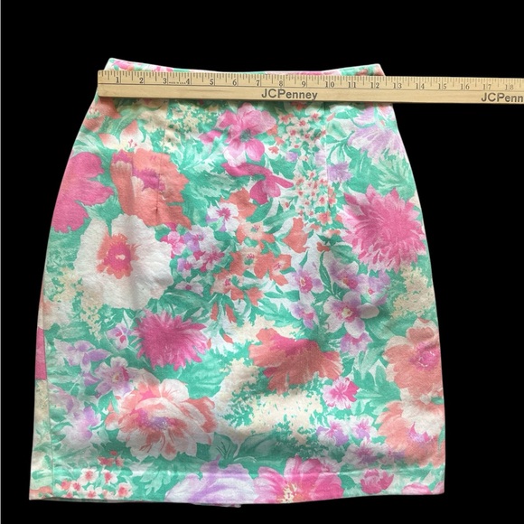 90’s Vintage Floral Skirt, Screams Spring Has Sprung - Picture 6 of 7